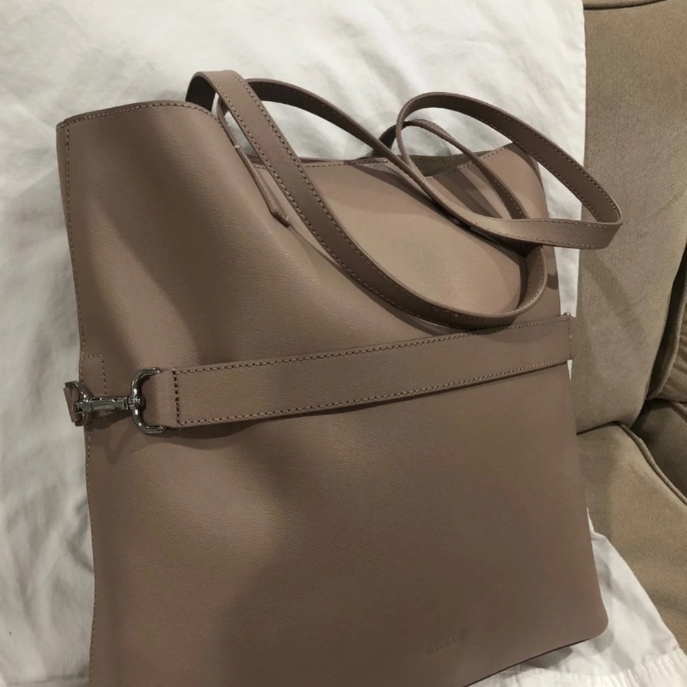Away longitude tote new